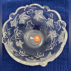 ORIGINAL WALTHERGLAS 5” ROUND GLASS BOWL WITH EMBOSSED FROSTED AND CLEAR LEAVES